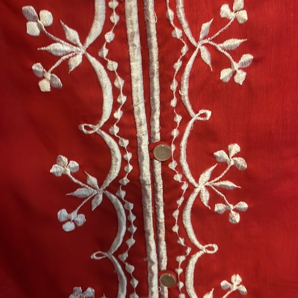 Red Embroidered Vamp Blouse - Picture 4 of 4